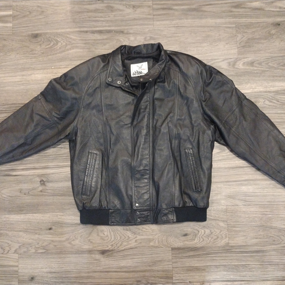 Men's Classic Black Leather Bomber Jacket